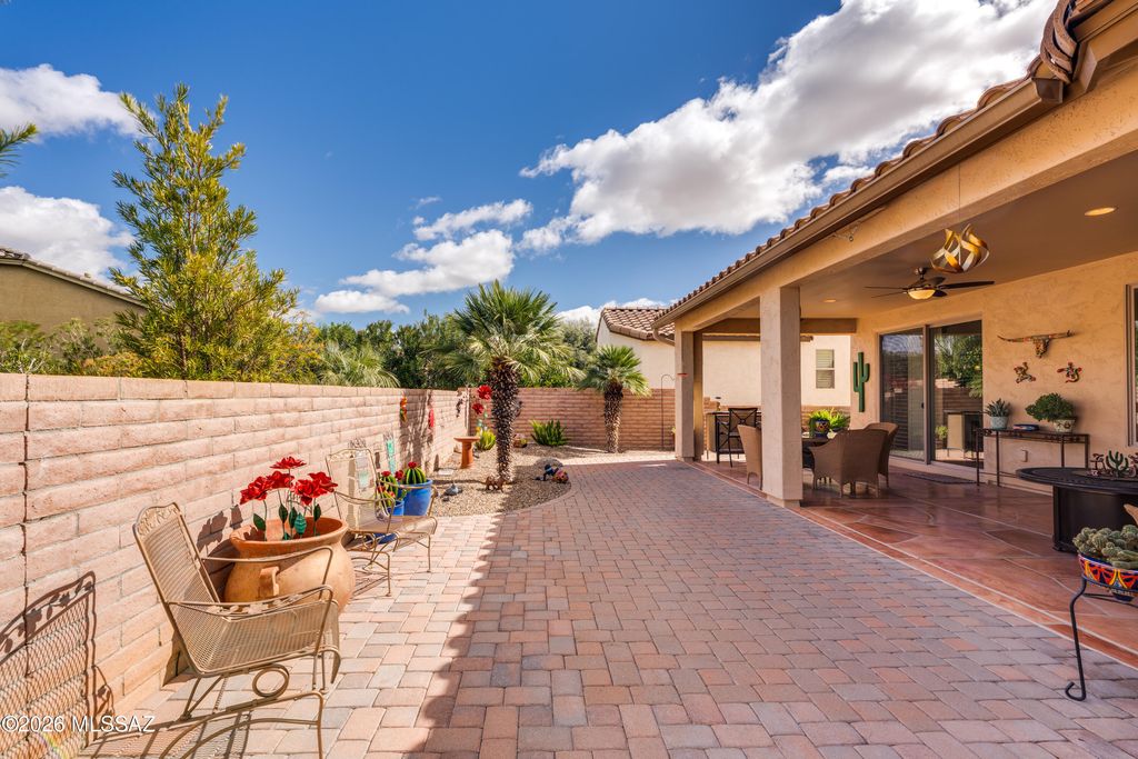 Image 44 of property listing at 2209 E Bluejay Bluff Lane, Green Valley, AZ 85614