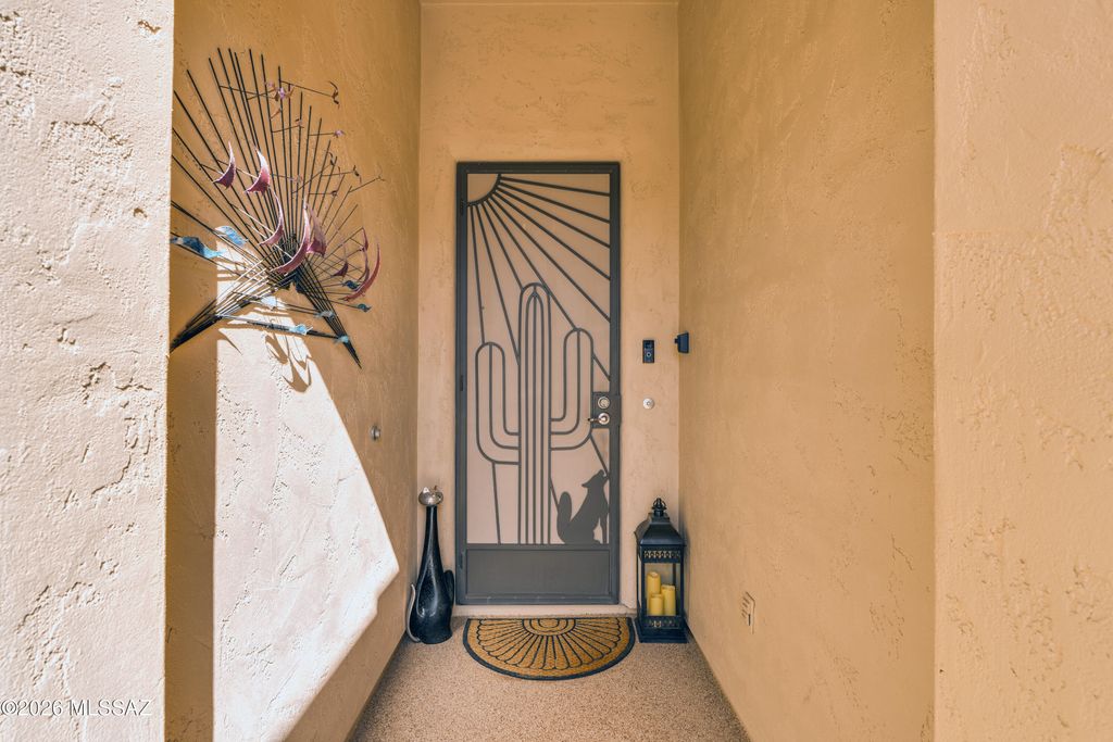 Image 6 of property listing at 2209 E Bluejay Bluff Lane, Green Valley, AZ 85614