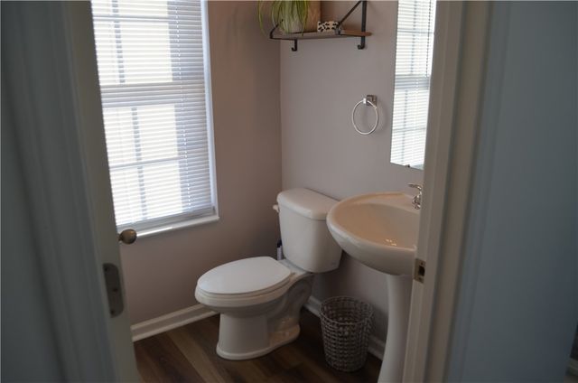 515 Galileo Dr, Rostraver, PA 15012