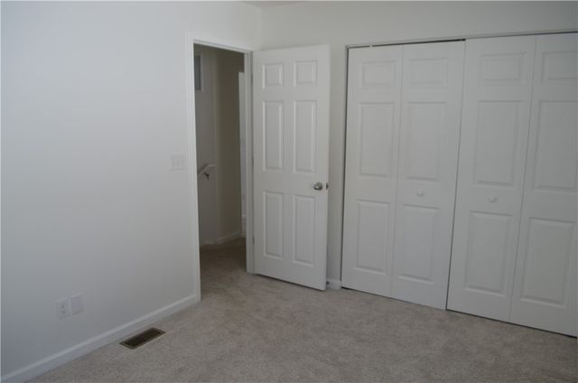 515 Galileo Dr, Rostraver, PA 15012