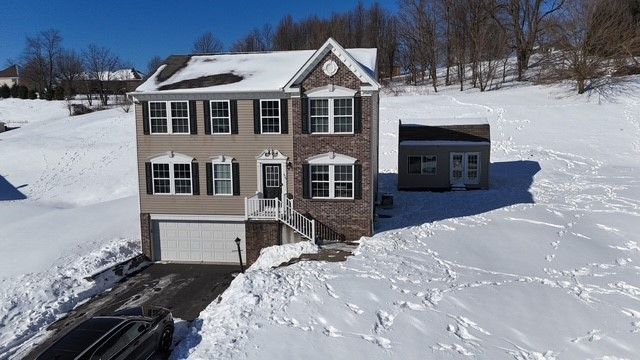 515 Galileo Dr, Rostraver, PA 15012