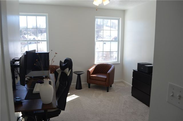 515 Galileo Dr, Rostraver, PA 15012