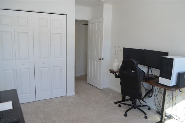 515 Galileo Dr, Rostraver, PA 15012