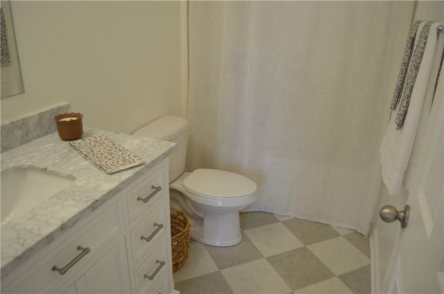 515 Galileo Dr, Rostraver, PA 15012