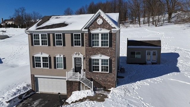 515 Galileo Dr, Rostraver, PA 15012