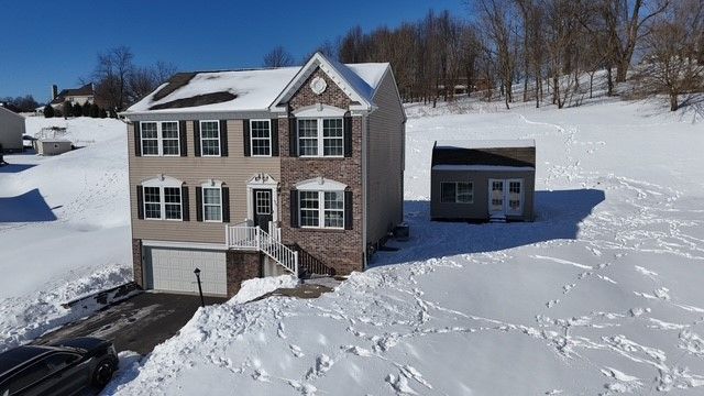 515 Galileo Dr, Rostraver, PA 15012