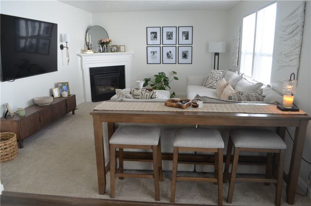 515 Galileo Dr, Rostraver, PA 15012