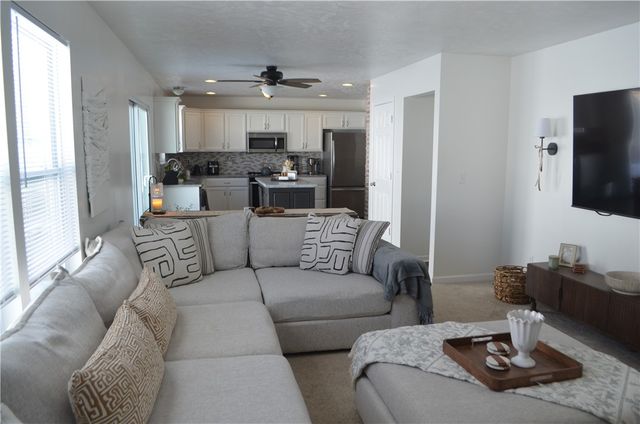 515 Galileo Dr, Rostraver, PA 15012