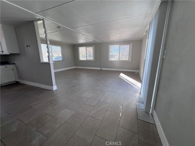 19127 Danbury, Hesperia, CA 92345