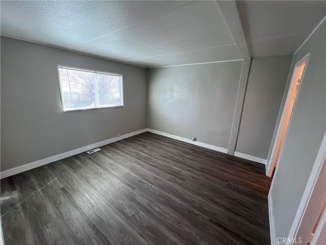 19127 Danbury, Hesperia, CA 92345