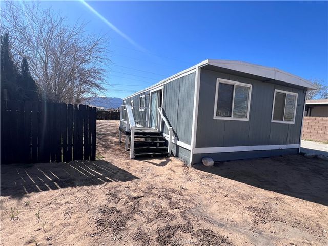 19127 Danbury, Hesperia, CA 92345