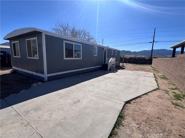 19127 Danbury, Hesperia, CA 92345
