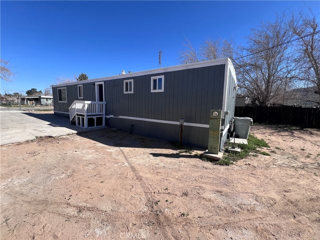 19127 Danbury, Hesperia, CA 92345