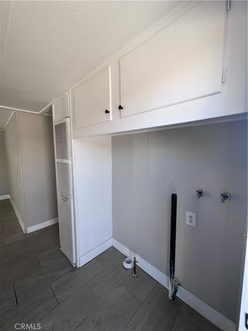 19127 Danbury, Hesperia, CA 92345