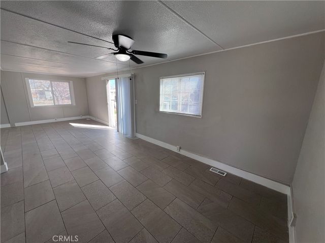 19127 Danbury, Hesperia, CA 92345