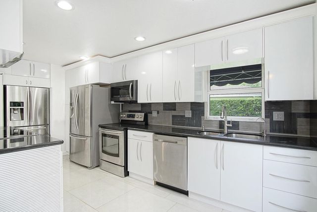 4483 SE Murray Cove Circle, Stuart, FL 34997