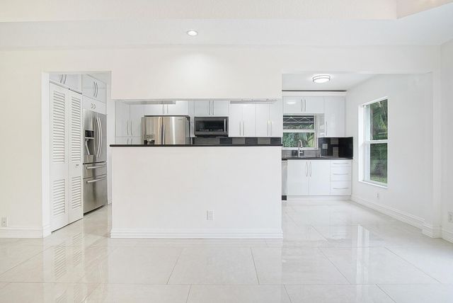 4483 SE Murray Cove Circle, Stuart, FL 34997