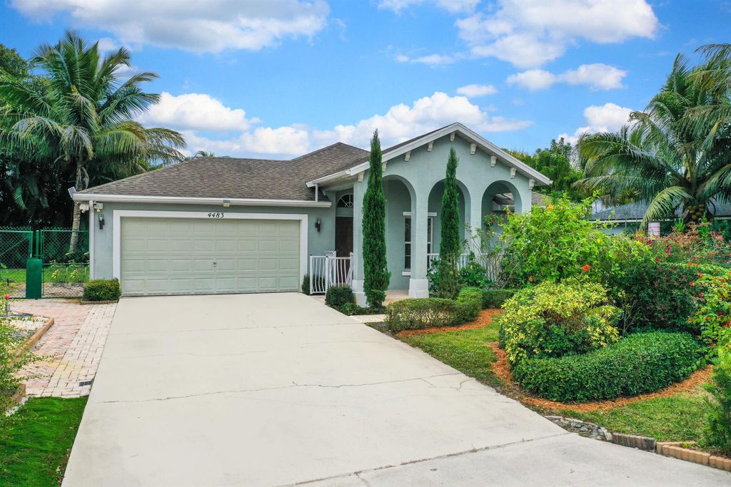 4483 SE Murray Cove Circle, Stuart, FL 34997