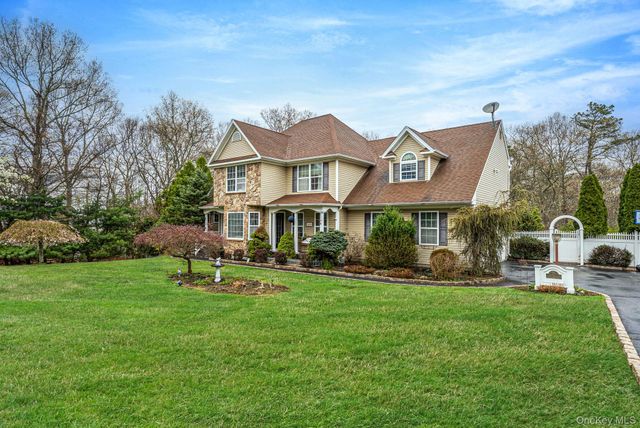 17 Holmes Avenue, Eastport, NY 11941