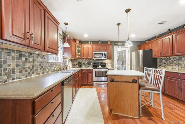 17 Holmes Avenue, Eastport, NY 11941