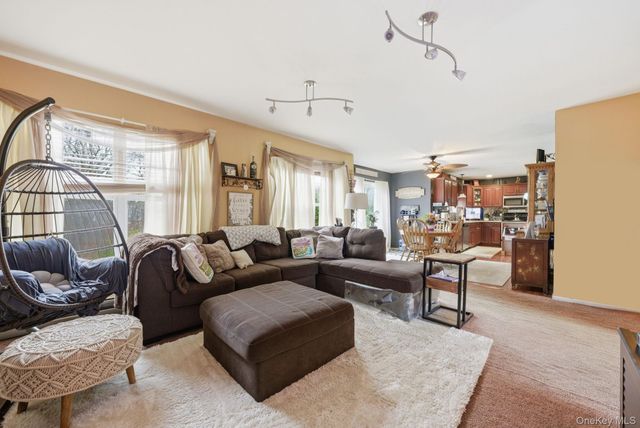 17 Holmes Avenue, Eastport, NY 11941