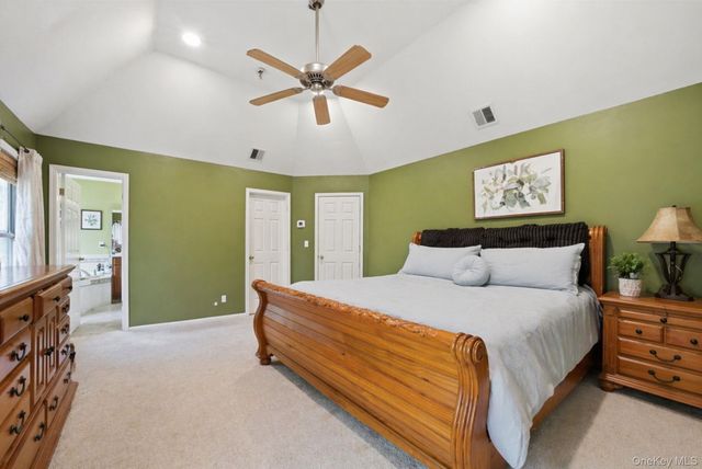 17 Holmes Avenue, Eastport, NY 11941