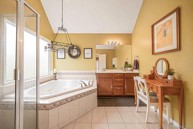 17 Holmes Avenue, Eastport, NY 11941