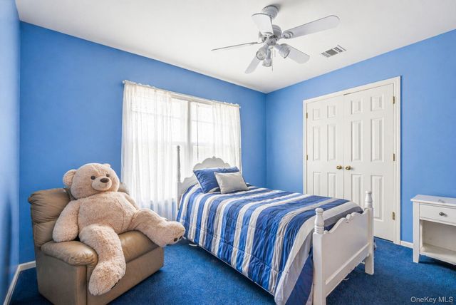 17 Holmes Avenue, Eastport, NY 11941