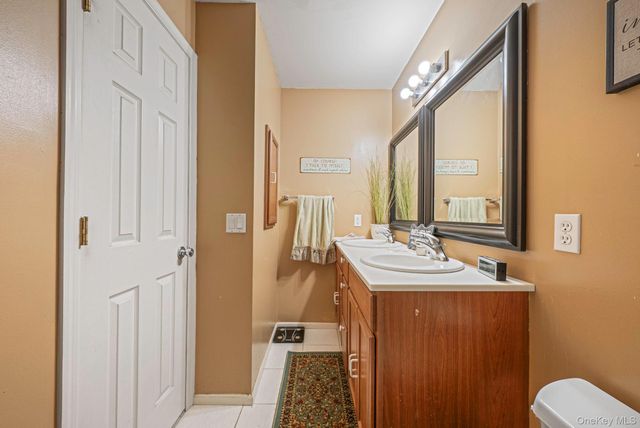 17 Holmes Avenue, Eastport, NY 11941