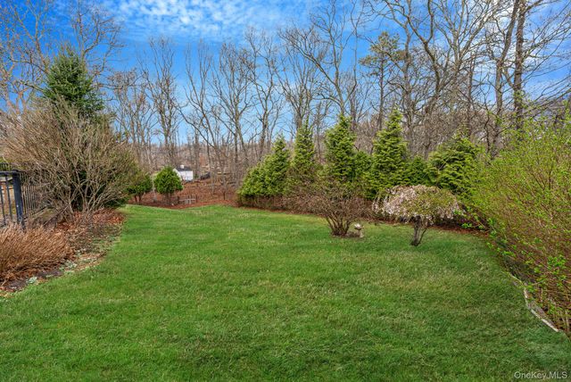 17 Holmes Avenue, Eastport, NY 11941