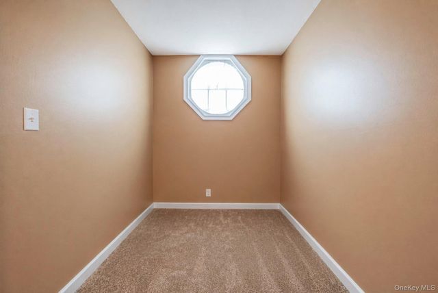 17 Holmes Avenue, Eastport, NY 11941