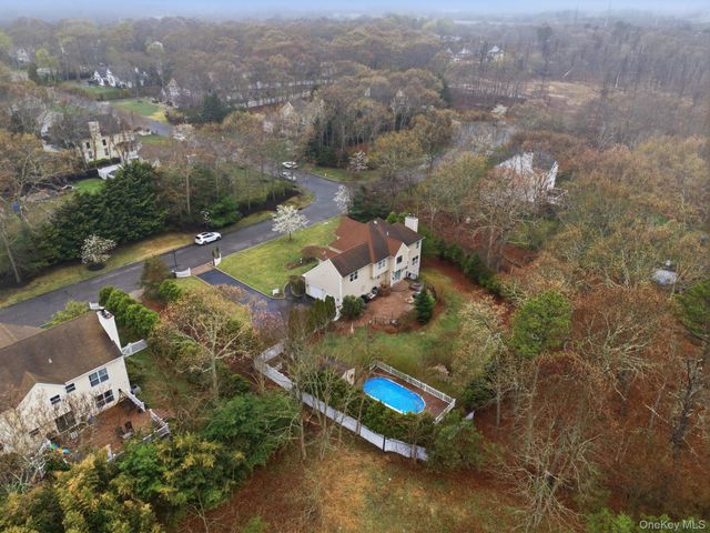 17 Holmes Avenue, Eastport, NY 11941