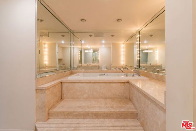 8787 Shoreham Drive 407, West Hollywood, CA 90069
