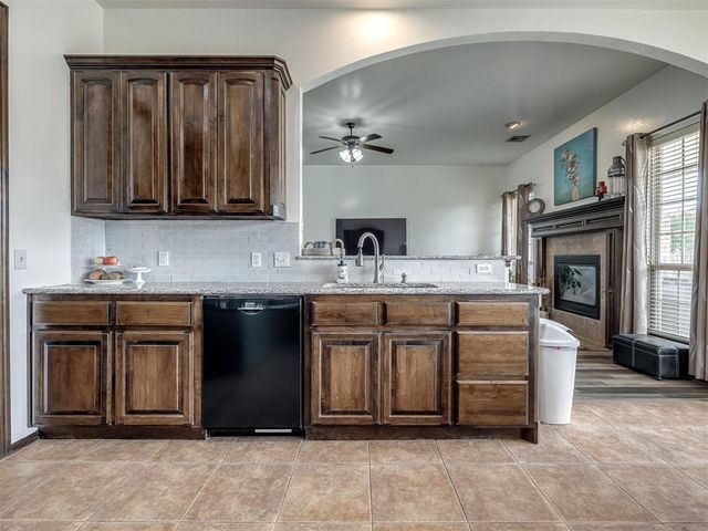 705 N White Tail Way, Mustang, OK 73064