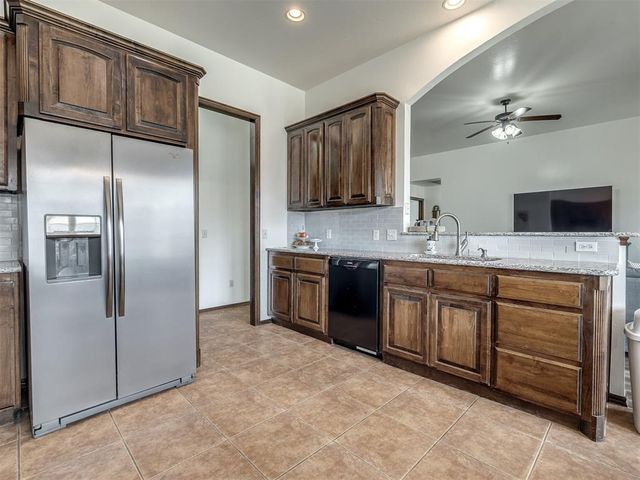 705 N White Tail Way, Mustang, OK 73064