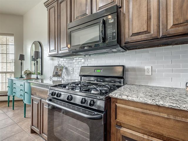 705 N White Tail Way, Mustang, OK 73064
