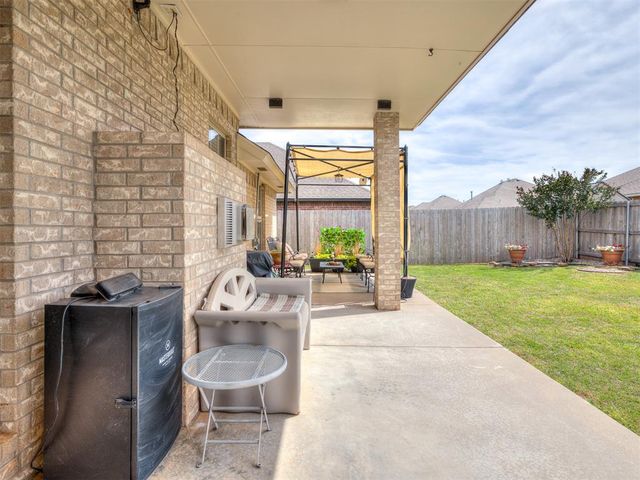 705 N White Tail Way, Mustang, OK 73064