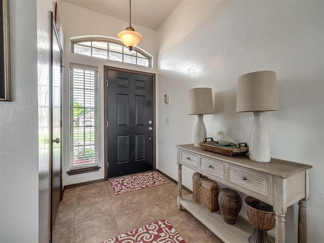 705 N White Tail Way, Mustang, OK 73064