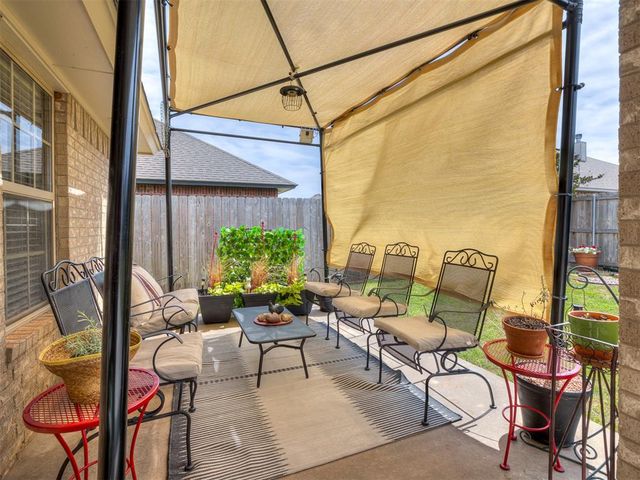 705 N White Tail Way, Mustang, OK 73064
