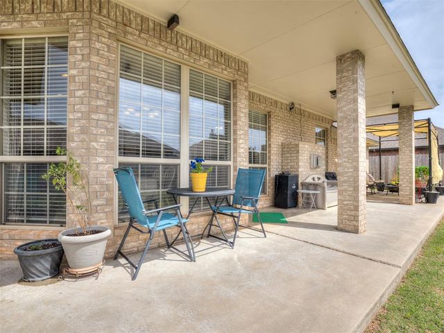 705 N White Tail Way, Mustang, OK 73064