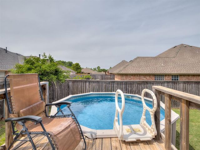 705 N White Tail Way, Mustang, OK 73064