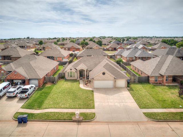 705 N White Tail Way, Mustang, OK 73064