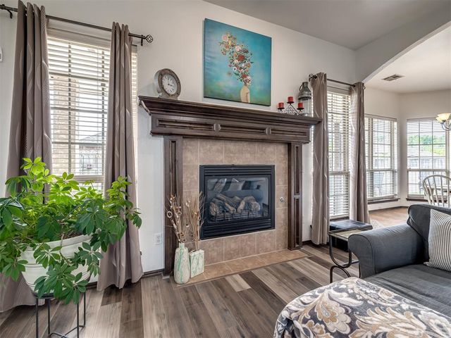 705 N White Tail Way, Mustang, OK 73064