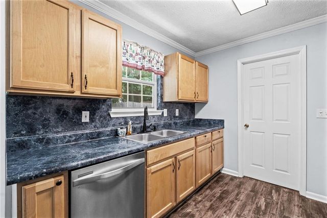 2708 Lake Park Ridge E, Acworth, GA 30101