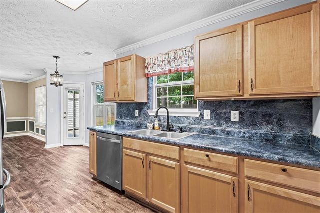 2708 Lake Park Ridge E, Acworth, GA 30101