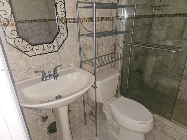 6425 W 27th Ct 104-6, Hialeah, FL 33016