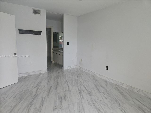 6425 W 27th Ct 104-6, Hialeah, FL 33016