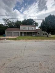 701 Hulme Street, Bowie, TX 76230