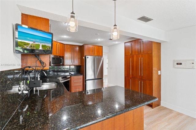 4508 King Palm Dr, Tamarac, FL 33319