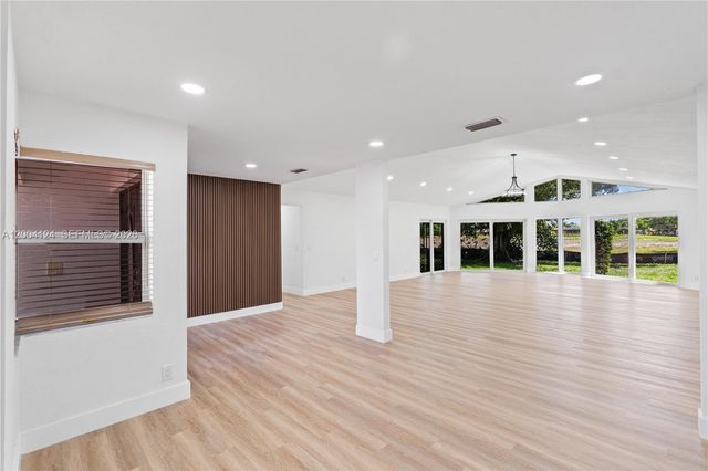 4508 King Palm Dr, Tamarac, FL 33319